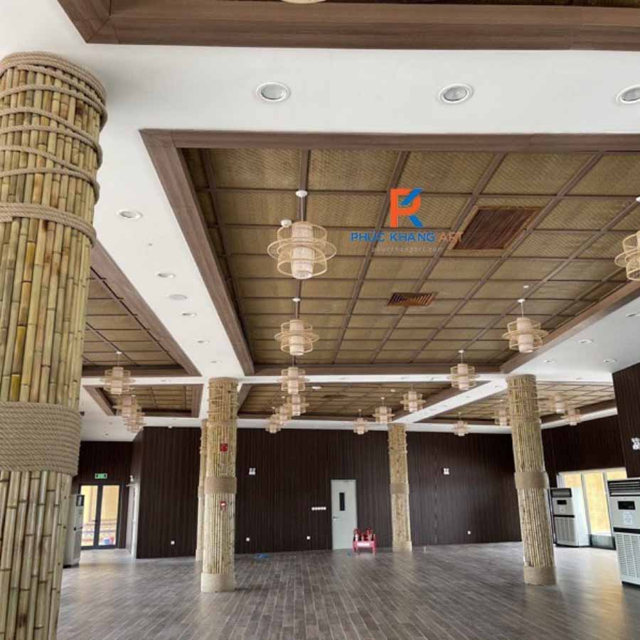Ứng Dụng Cót Ép Nhân Tạo Ốp Trần Trang Trí Tại Vinhomes Hưng Yên - Xu Hướng 2025 4 Cót ép nhân tạo ốp trần nhà hàng Vin Hưng Yên