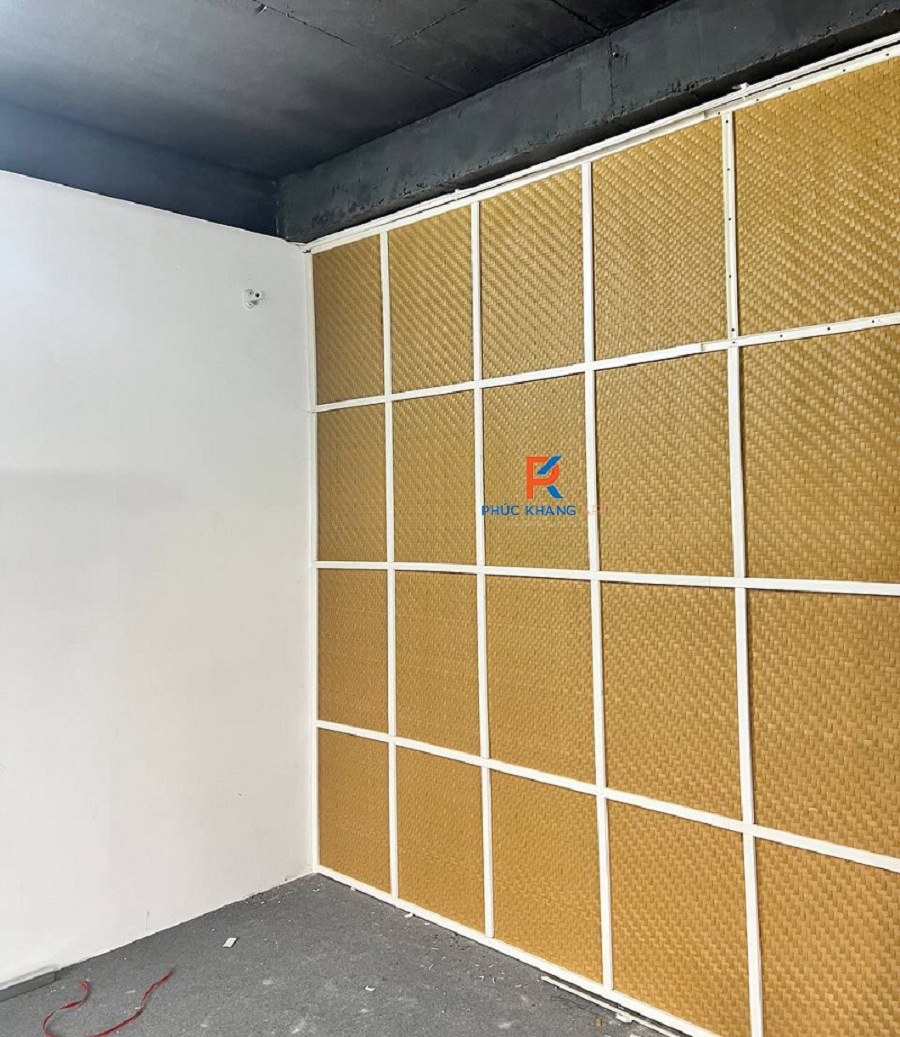 4 Ứng Dụng Cót Ép Nhân Tạo Cho Nhà Gỗ Tại Bạc Liêu – Giải Pháp Vừa Đẹp, Vừa Bền Trước Mưa Nắng 5 Dựng vách ngăn từ cót ép nhân tạo