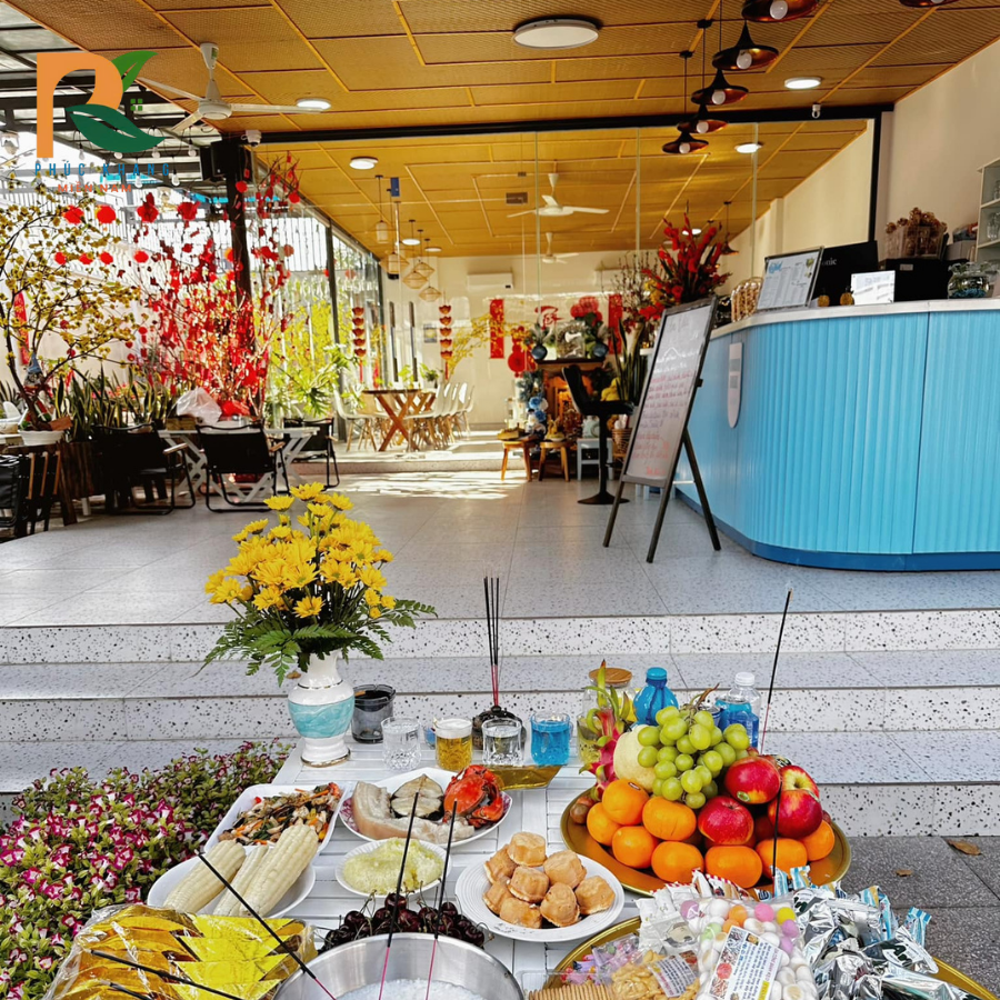 Cót Ép Nhân Tạo: Giải Pháp Trần Trang Trí Bền Đẹp Sau 5 Năm Sử Dụng Thực Tế 4 Trần cót ép nhân tạo tại The Chill Gourmet