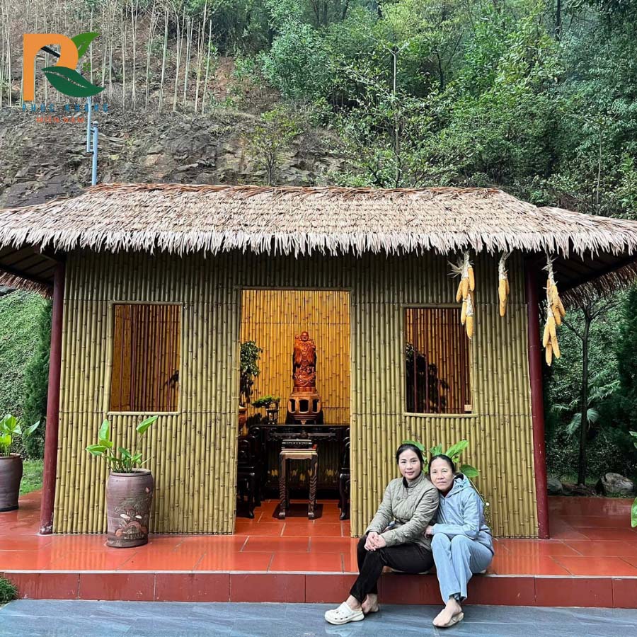 Vách Tre Nhân Tạo Tại Chùa Cây Thị Có Giá Bao Nhiêu? Báo Giá Mới Nhất 2025 3 Vách tre nhân tạo màu vàng nhạt