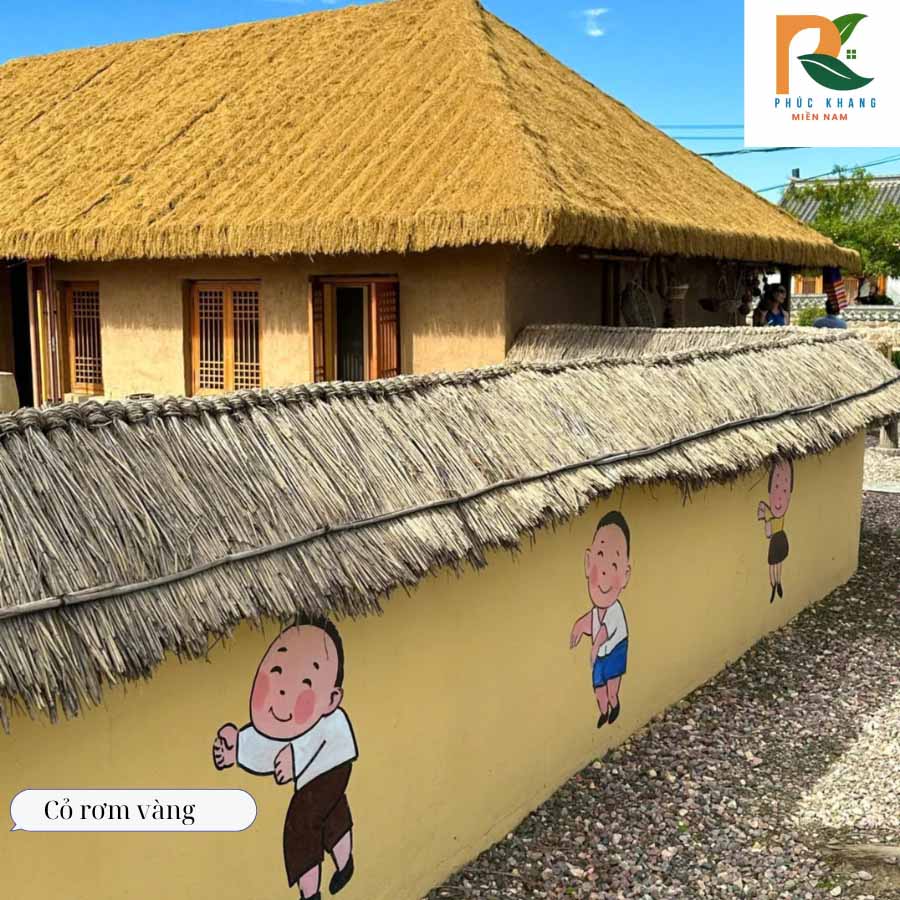 Cỏ Rơm Vàng – Giải Pháp Lợp Mái Siêu Tiết Kiệm Cho Quán Cafe, Homestay 2025 6 Lợp mái nhà hàng phong cách làng quê bằng cỏ rơm vàng