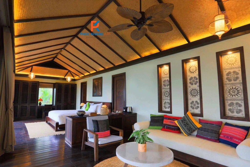 5 Lí Do Vì Sao Nên Chọn Cót Ép Nhân Tạo Thay Vì Cót Tự Nhiên 7 Trần phòng khách resort dùng cót nhân tạo giả mây tre, sang trọng.