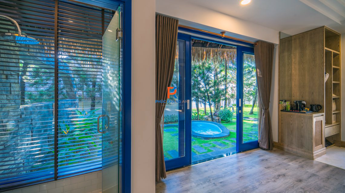L’AZURE RESORT & SPA Và Mái Rơm Nhân Tạo | Rơm Nhựa Nhân Tạo Tại Phú Quốc 2025 12 Không gian bên trong