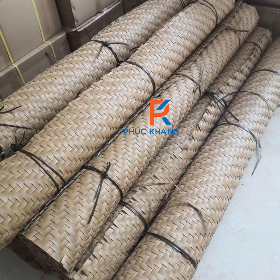 Cót Ép Nhân Tạo Hà Nội – Xu Hướng Ốp Trần Trang Trí Nhà Hàng 2025 1 Cuộn cót ép nhân tạo nhựa nguyên sinh HDPE dùng để ốp trần