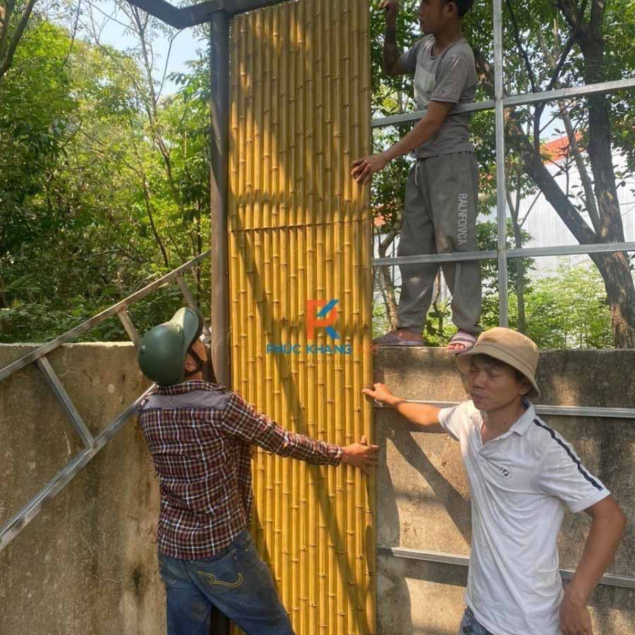 4 Lưu Ý Khi Thi Công Tấm Tre Nhân Tạo Trên Khung 4 Tháo lắp tấm tre nhân tạo linh hoạt dễ dàng