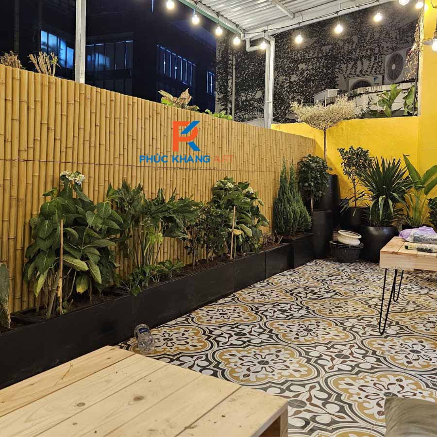 2 Phương Án Thi Công Tấm Tre Nhân Tạo Phổ Biến Hiện Nay 5 Tre nhân tạo decor quán cafe