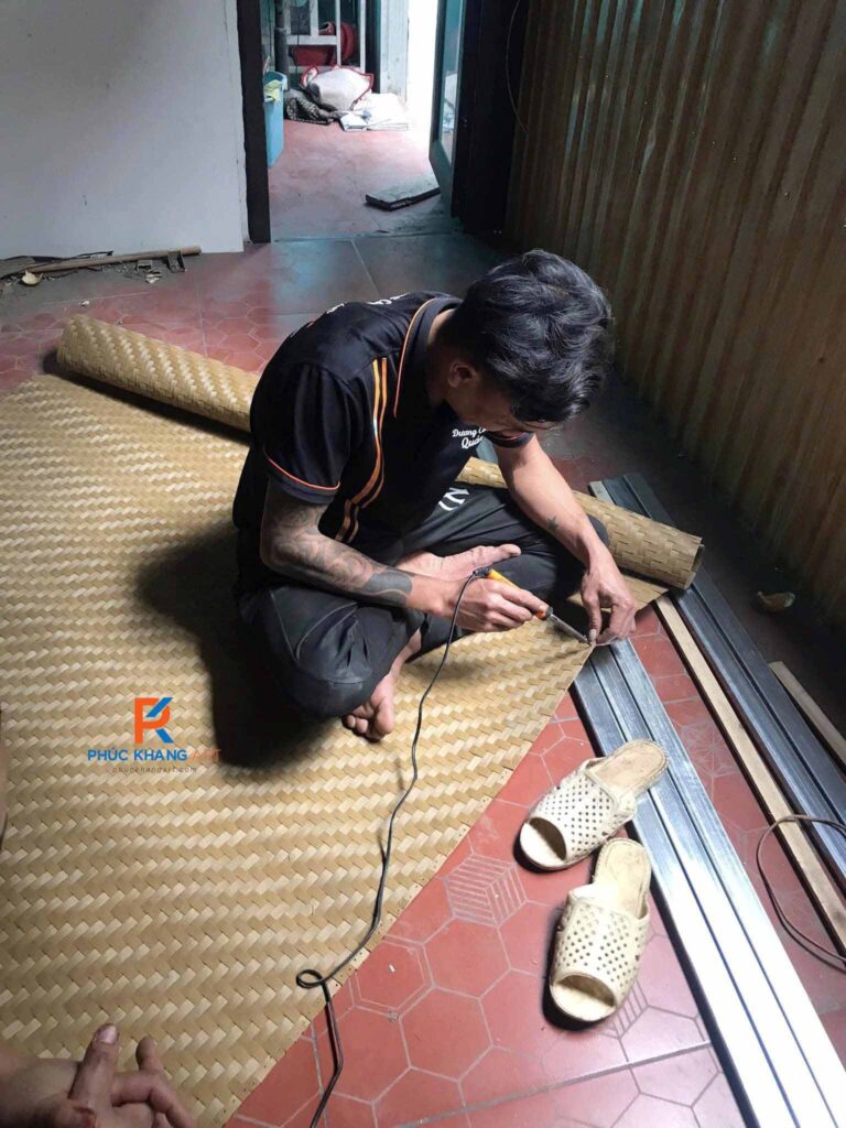 Chấm bút hàn nhiệt, nhựa nóng chảy sẽ dính lại với nhau, tránh tính trạng bung bật sợi cót