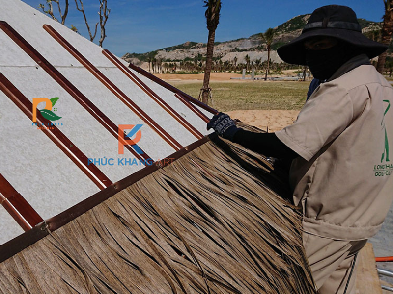 Rơm Nhân Tạo Tại Khánh Hòa – Giải Pháp Trang Trí Và Chống Nóng Hiệu Quả Cho Mọi Công Trình 2025 2 Rom nhan tao 2 3