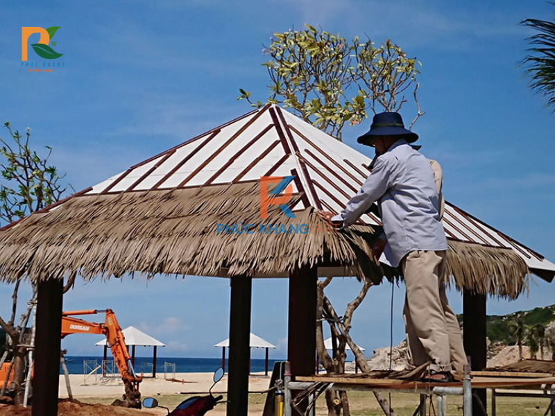 Rơm Nhân Tạo Tại Khánh Hòa – Giải Pháp Trang Trí Và Chống Nóng Hiệu Quả Cho Mọi Công Trình 2025 7 Rom nhan tao 5 1