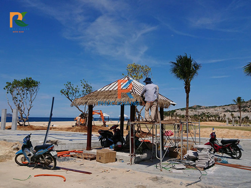 Rơm Nhân Tạo Tại Khánh Hòa – Giải Pháp Trang Trí Và Chống Nóng Hiệu Quả Cho Mọi Công Trình 2025 8 Rom nhan tao 7 1