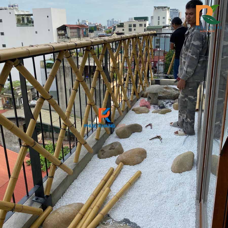 6 Ứng Dụng Phổ Biến Của Ống Tre Nhân Tạo – Vật Liệu Trang Trí Đa Năng, Bền Bỉ Với Thời Gian 6 Ống tre nhân tạo decor ban công