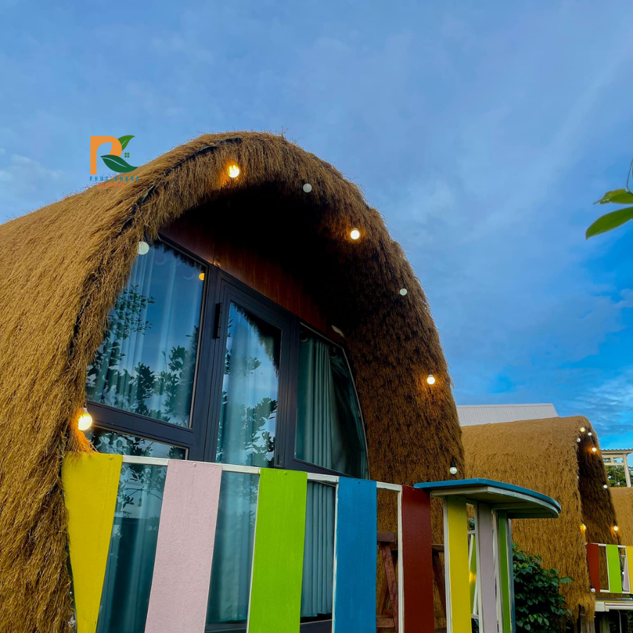 The Hill Coffee & Camping – Không Gian Chill Với Thảm Rơm Nhân Tạo Bền Đẹp 2025 5 tham rom nhan tao the hill 4