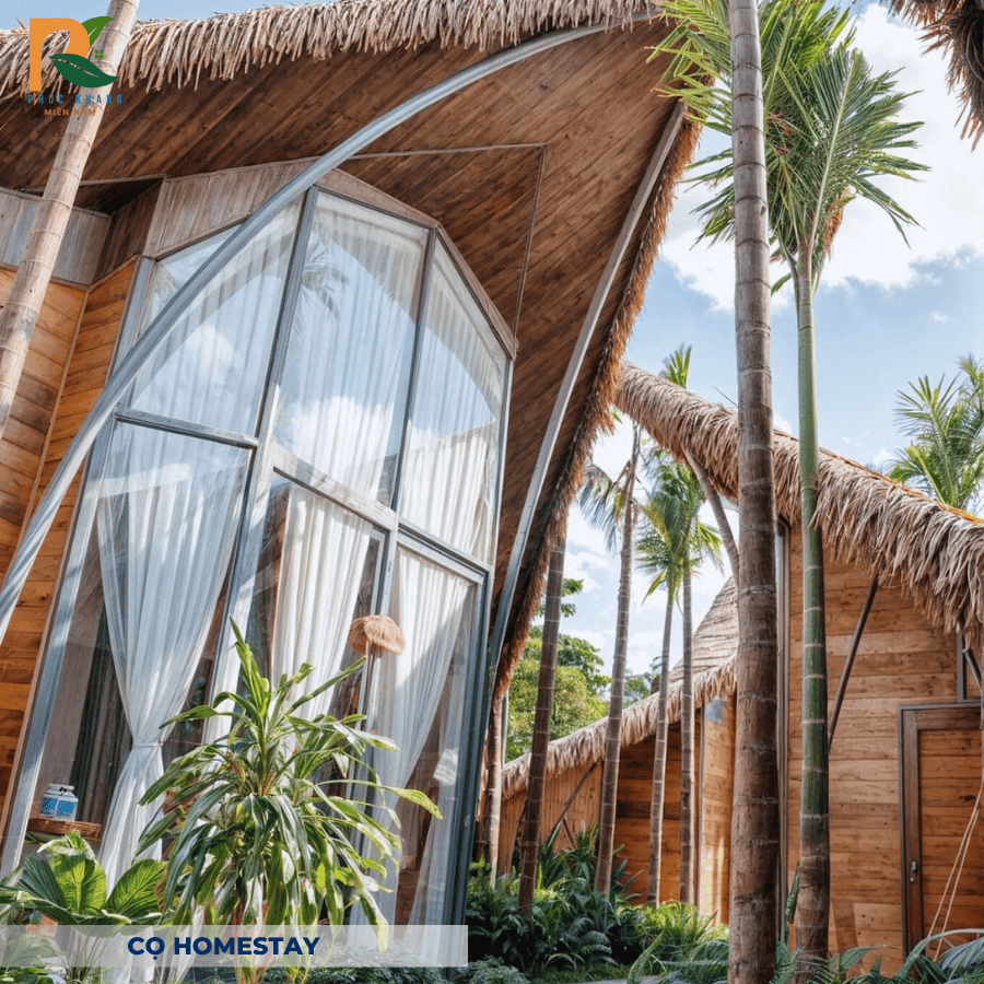 Cọ Homestay | Rơm Nhân Tạo Tại Buôn Ma Thuột – Nét Mộc Giữa Đại Ngàn 2025 2 Không gian mái lá sử dụng rơm tại Cọ Homestay – gần gũi thiên nhiên nhưng vẫn bền đẹp, chống nắng mưa.