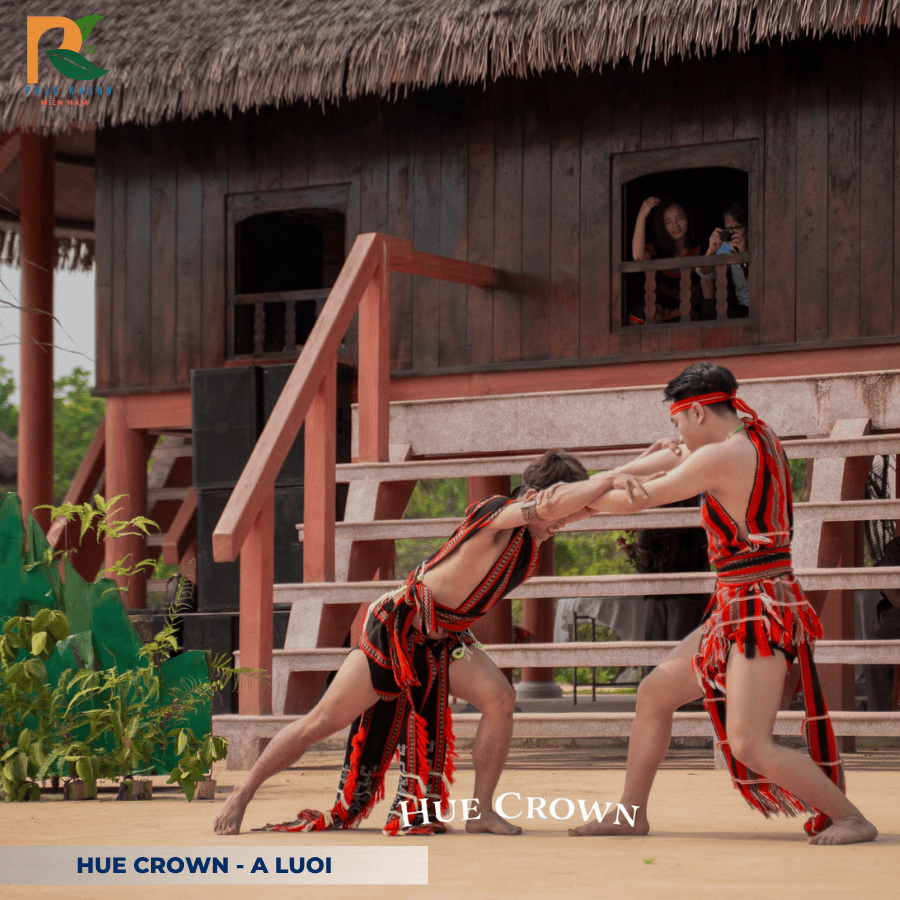 Rơm Nhân Tạo tại Hue Crown – A Lưới: Vẻ Đẹp Truyền Thống Trong Không Gian Nghỉ Dưỡng Xanh 2025 8 Nhà rông cộng đồng mái rơm nhân tạo tại A Lưới