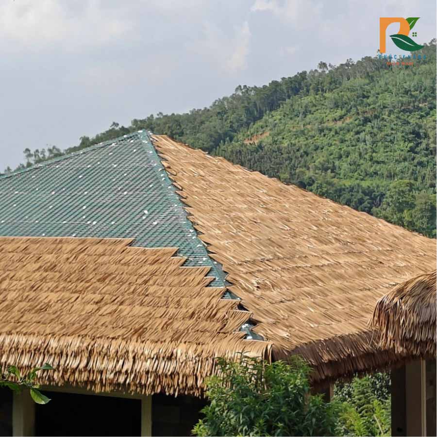 3 Bước Thi Công Rơm Nhân Tạo Trên Mái Tôn Tại Hà Nội 1 Thi công rơm nhân tạo trên mái tôn