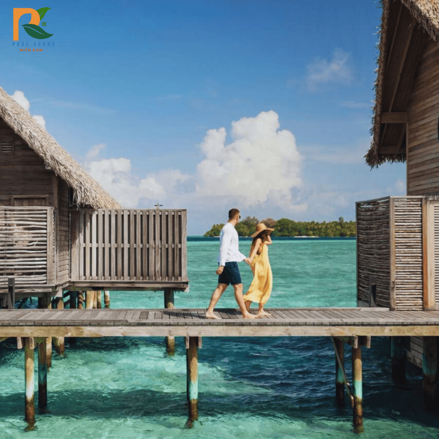 Rơm nhân tạo tại Mũi Né – Giải pháp mái lá bền đẹp cho resort và quán ven biển 2025 5 Mái rơm nhân tạo Mũi Né – Giải pháp thẩm mỹ cho quán cafe ven biển