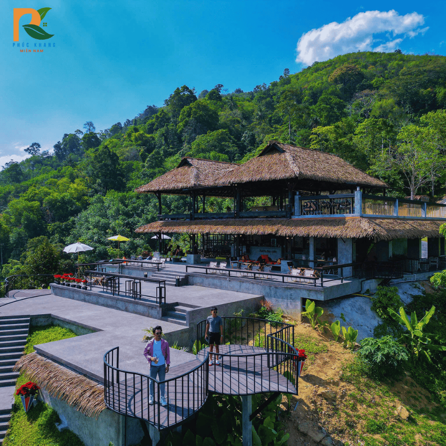 Rơm Nhân Tạo Tại Thanh Hóa – Vật Liệu Lợp Mái Bền Đẹp Cho Du Lịch, Cafe & Homestay 2025 45 Mẫu mái nhà truyền thống sử dụng rơm nhân tạo Thanh Hóa