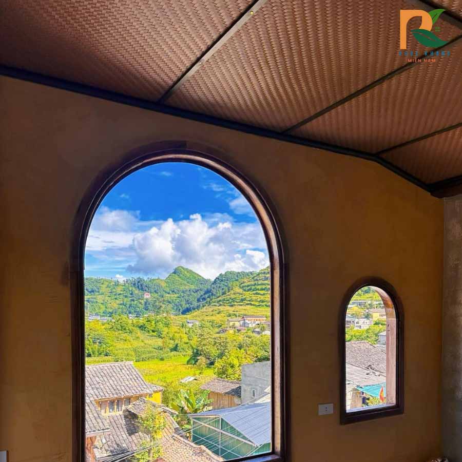 Cót Ép Nhân Tạo Tại Hà Giang – Công Trình Thực Tế Tại Khói Homestay & Restaurant 2025 2 Trần cót ép nhựa